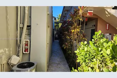 2272 SW 8th St #5, Miami, FL 33135 - Photo 4