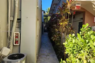 2272 SW 8th St, Miami, FL 33135 - Photo 4