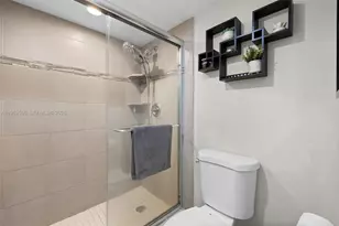 3850 Oaks Clubhouse Dr, Pompano Beach, FL 33069 - Photo 26