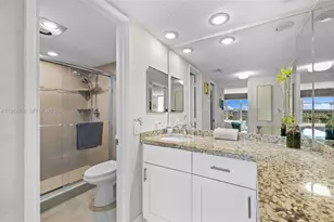 3850 Oaks Clubhouse Dr, Pompano Beach, FL 33069 - Photo 24