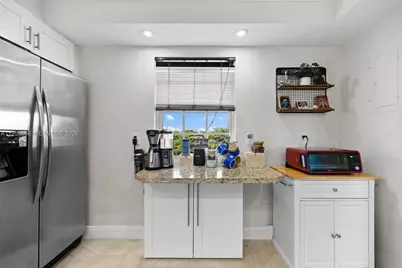 3850 Oaks Clubhouse Dr #504, Pompano Beach, FL 33069 - Photo 4
