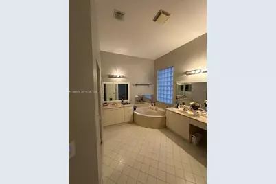 1471 NW 159th Ave, Pembroke Pines, FL 33028 - Photo 24