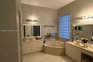 1471 NW 159th Ave, Pembroke Pines, FL 33028 - Photo 24