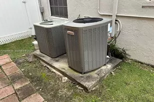 1471 NW 159th Ave, Pembroke Pines, FL 33028 - Photo 32