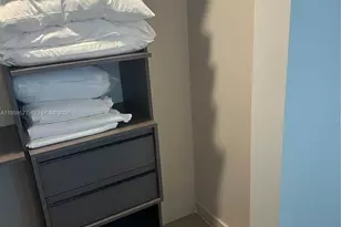 11 NE 6th St, Miami, FL 33132 - Photo 14