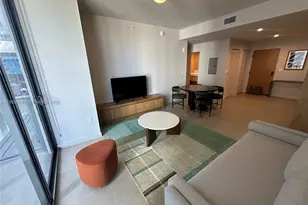11 NE 6th St, Miami, FL 33132 - Photo 8