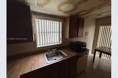 1540 NW 98th Ter, Pembroke Pines, FL 33024 - Photo 18