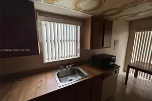 1540 NW 98th Terrace, Pembroke Pines, FL 33024 - Photo 18