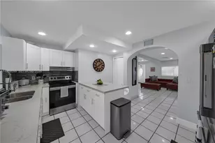 11021 SW 4th St, Sweetwater, FL 33174 - Photo 12