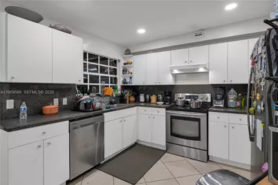 11021 SW 4th St, Sweetwater, FL 33174 - Photo 32