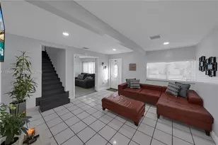 11021 SW 4th St, Sweetwater, FL 33174 - Photo 6