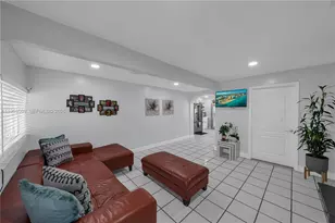 11021 SW 4th St, Sweetwater, FL 33174 - Photo 4