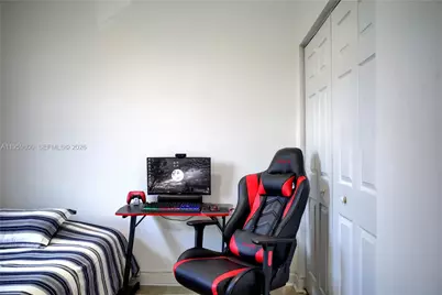 8915 W 35th Ave, Hialeah, FL 33018 - Photo 30