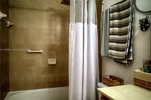 8915 W 35th Ave, Hialeah, FL 33018 - Photo 18