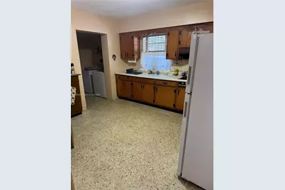 1270 W 31st St, Hialeah, FL 33012 - Photo 4