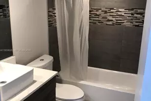 161 Lakeview Dr, Weston, FL 33326 - Photo 6