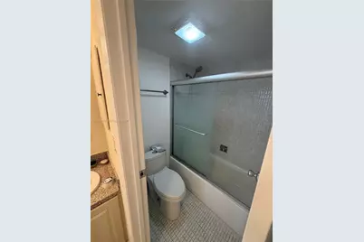 3475 N Country Club Dr #408, Aventura, FL 33180 - Photo 8