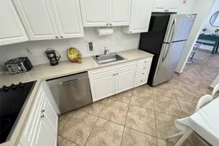 3901 S Ocean Dr, Hollywood, FL 33019 - Photo 16