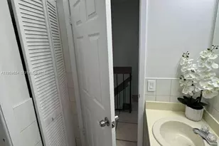 5083 W 12th Ln, Hialeah, FL 33012 - Photo 12