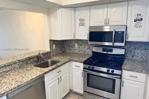 7713 SW 88th St, Miami, FL 33156 - Photo 2