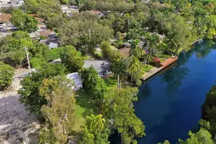 18500 NE 23rd Ct, Miami, FL 33180 - Photo 28