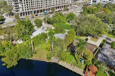 18500 NE 23rd Ct, Miami, FL 33180 - Photo 30