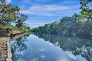 18500 NE 23rd Ct, Miami, FL 33180 - Photo 42