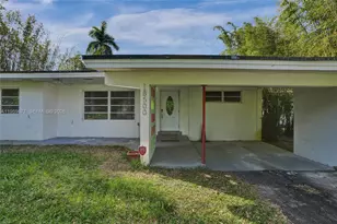 18500 NE 23rd Ct, Miami, FL 33180 - Photo 4