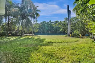 18500 NE 23rd Ct, Miami, FL 33180 - Photo 36