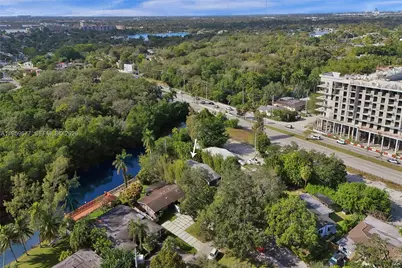 18500 NE 23rd Ct, Miami, FL 33180 - Photo 32