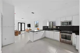 18316 SW 102nd Pl, Miami, FL 33157 - Photo 8