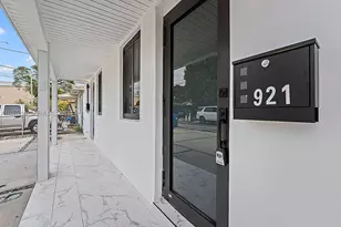 921 NW 22nd Ct, Miami, FL 33125 - Photo 6