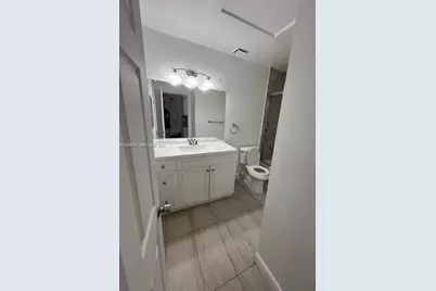 18336 NW 68th Ave #E, Hialeah, FL 33015 - Photo 4