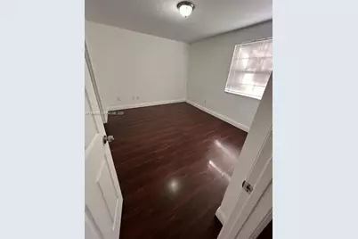 18336 NW 68th Ave #E, Hialeah, FL 33015 - Photo 8