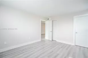 6960 Rue Vendome, Miami Beach, FL 33141 - Photo 20