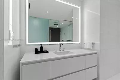 300 Biscayne Blvd Way #4509, Miami, FL 33131 - Photo 12