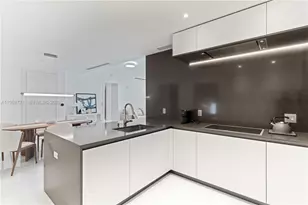 300 Biscayne Blvd Way, Miami, FL 33131 - Photo 8