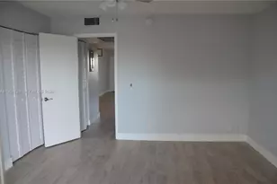 13475 SW 9th St, Pembroke Pines, FL 33027 - Photo 8