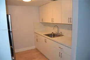 13475 SW 9th St, Pembroke Pines, FL 33027 - Photo 10