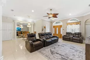 2570 SE 4th Pl, Homestead, FL 33033 - Photo 10