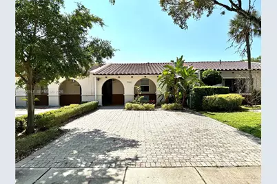 7002 Holly Rd, Miami Lakes, FL 33014 - Photo 4