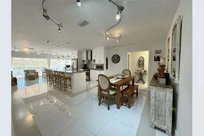 7002 Holly Rd, Miami Lakes, FL 33014 - Photo 8