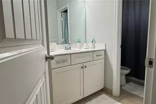 1121 Vermilion Dr, West Palm Beach, FL 33461 - Photo 8