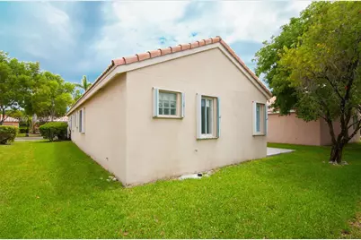 4420 Dogwood Cir #4420, Weston, FL 33331 - Photo 32