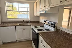 2301 NW 96th Terrace, Pembroke Pines, FL 33024 - Photo 12