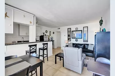 1815 N Surf Rd #202, Hollywood, FL 33019 - Photo 4