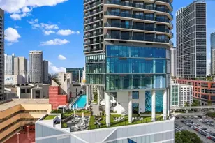 398 NE 5th St, Miami, FL 33132 - Photo 14