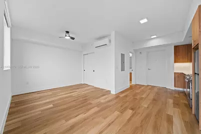 650 SW 1st St #202, Miami, FL 33130 - Photo 4