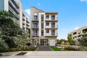 650 SW 1st St, Miami, FL 33130 - Photo 14