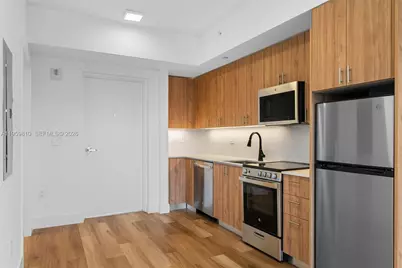 650 SW 1st St #202, Miami, FL 33130 - Photo 8